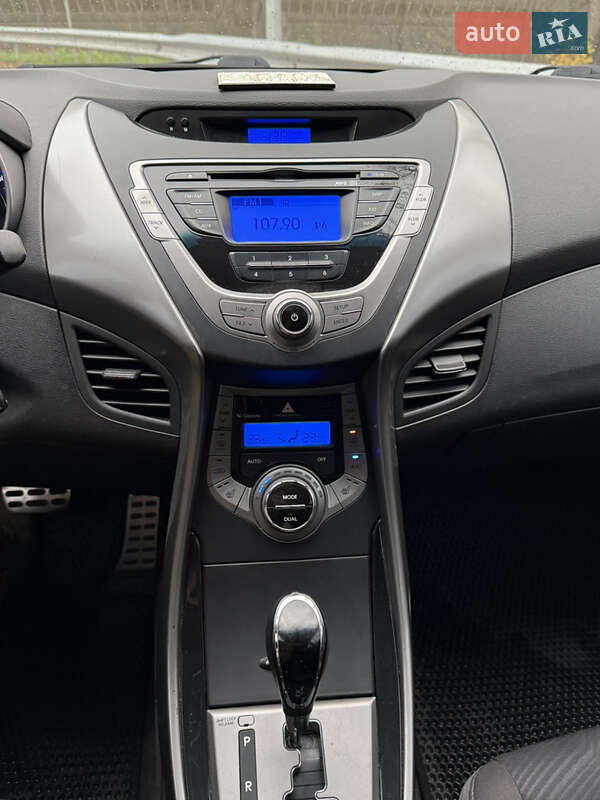 Седан Hyundai Elantra 2013 в Киеве фото 4 Седан Hyundai Elantra 2013 в Киеве