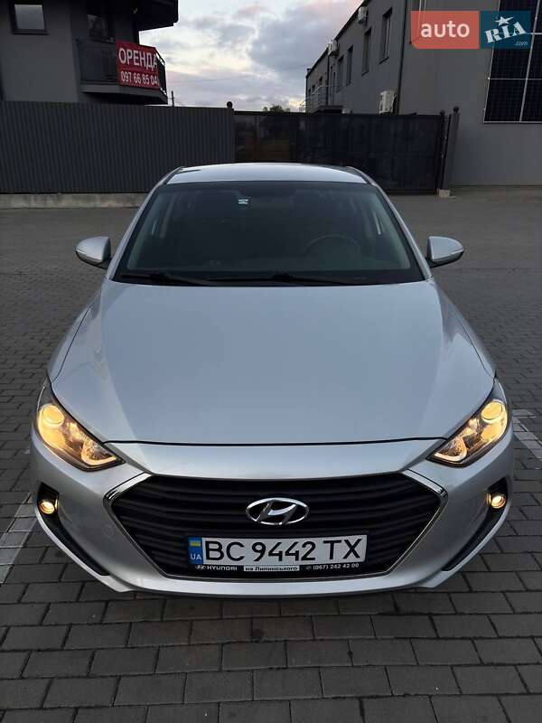 Седан Hyundai Elantra 2018 в Львове