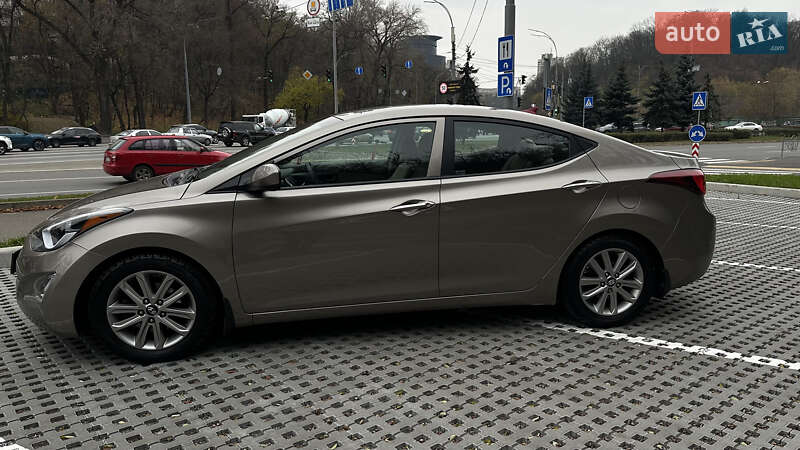 Седан Hyundai Elantra 2015 в Києві