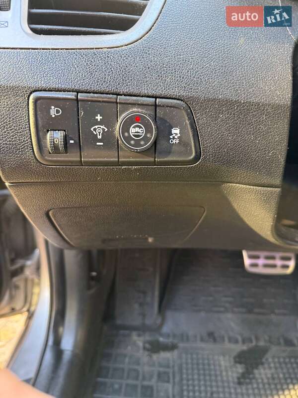 Седан Hyundai Elantra 2012 в Киеве фото 18 Седан Hyundai Elantra 2012 в Киеве