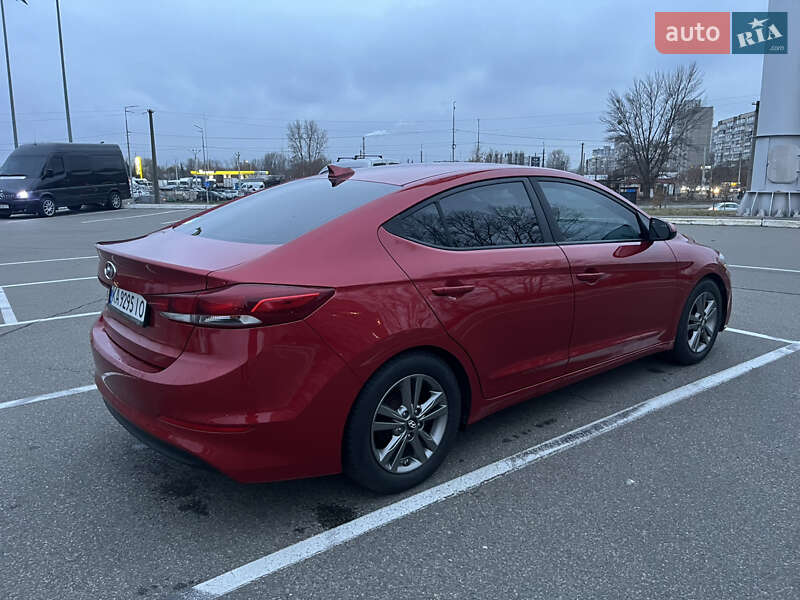 Седан Hyundai Elantra 2016 в Києві