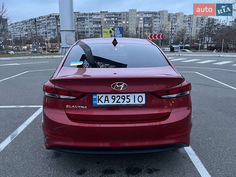 Седан Hyundai Elantra 2016 в Києві