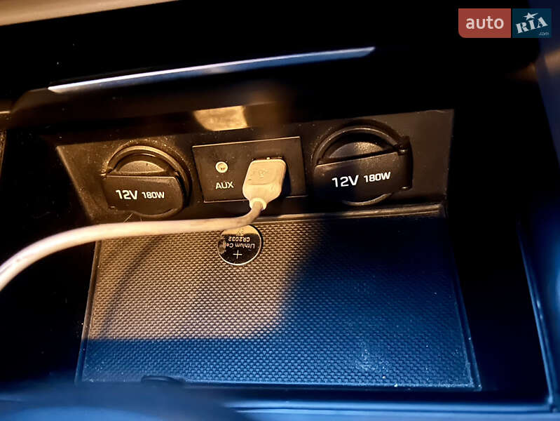 Седан Hyundai Elantra 2016 в Києві