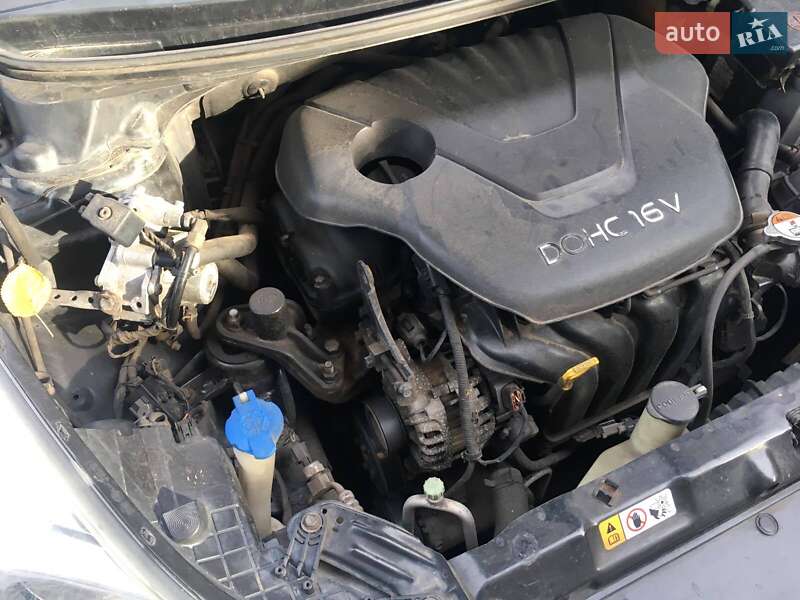 Седан Hyundai Elantra 2013 в Киеве фото 8 Седан Hyundai Elantra 2013 в Киеве