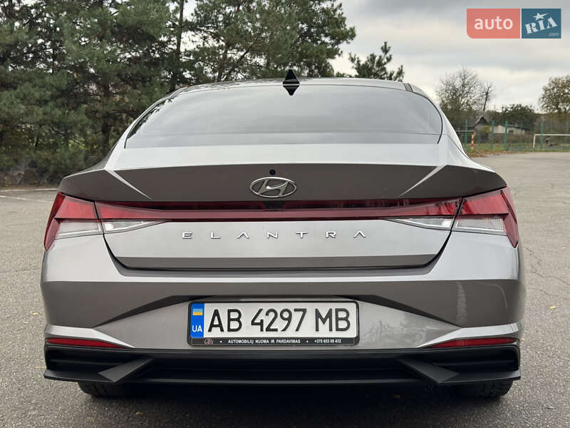 Седан Hyundai Elantra 2021 в Гнівані