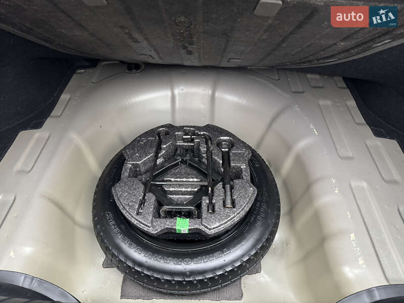 Седан Hyundai Elantra 2021 в Гнівані