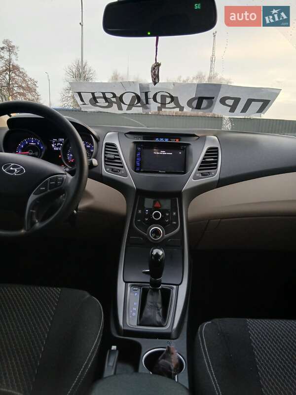 Седан Hyundai Elantra 2015 в Кагарлыке