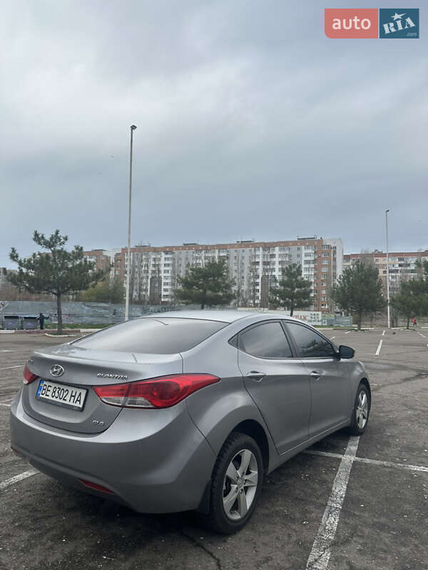 Седан Hyundai Elantra 2011 в Николаеве