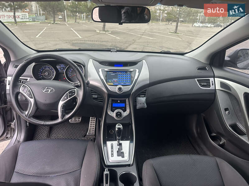 Седан Hyundai Elantra 2011 в Николаеве