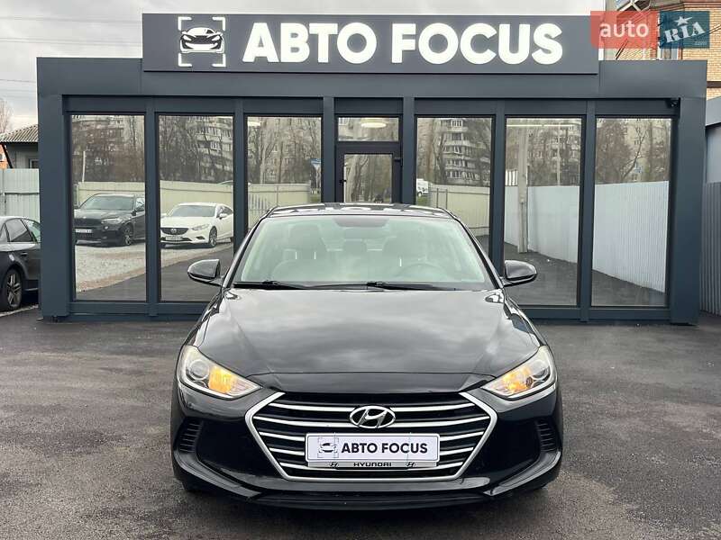Седан Hyundai Elantra 2017 в Киеве