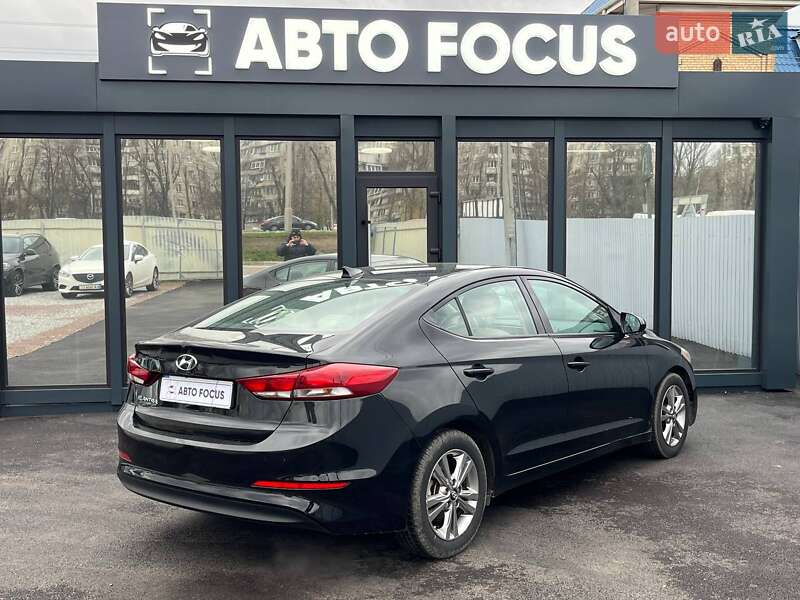Седан Hyundai Elantra 2017 в Киеве