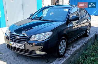 Седан Hyundai Elantra 2008 в Киеве