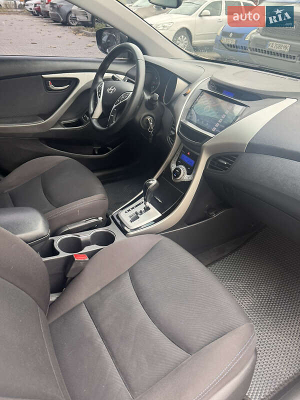 Седан Hyundai Elantra 2012 в Броварах
