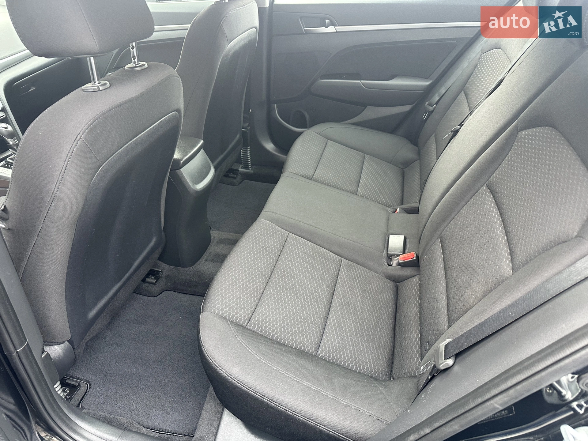 2019 Hyundai Elantra - мініатюра 13