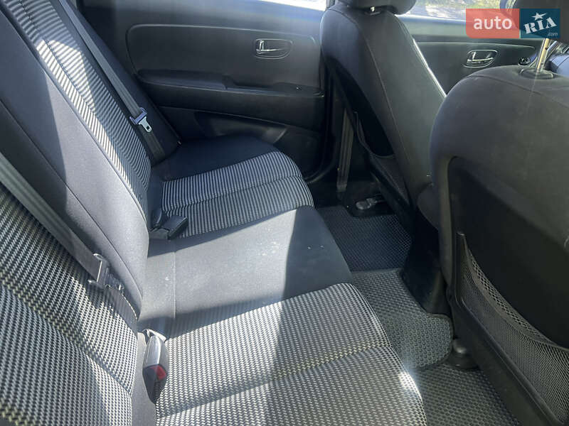 Седан Hyundai Elantra 2010 в Краснограде