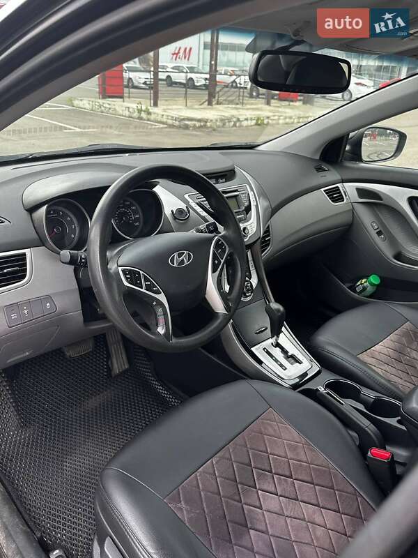 Седан Hyundai Elantra 2011 в Києві фото 15 Седан Hyundai Elantra 2011 в Києві