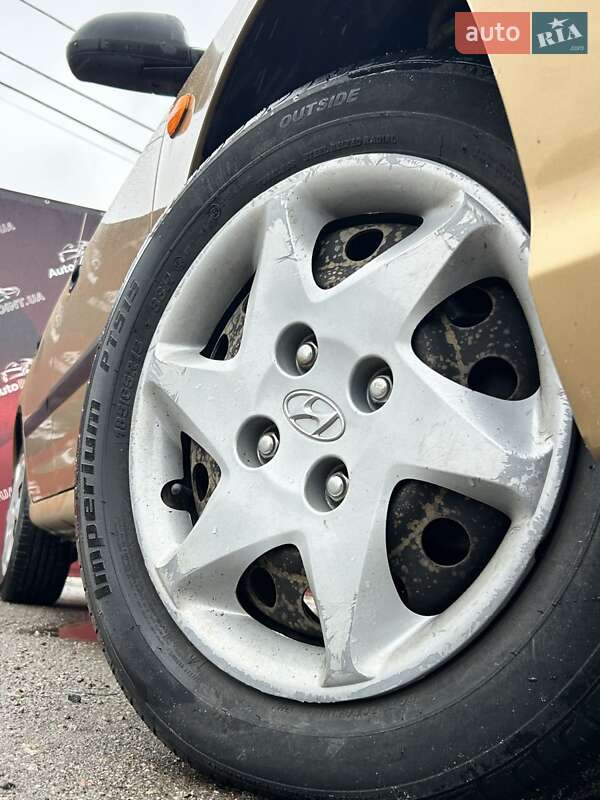 Седан Hyundai Elantra 2004 в Сумах