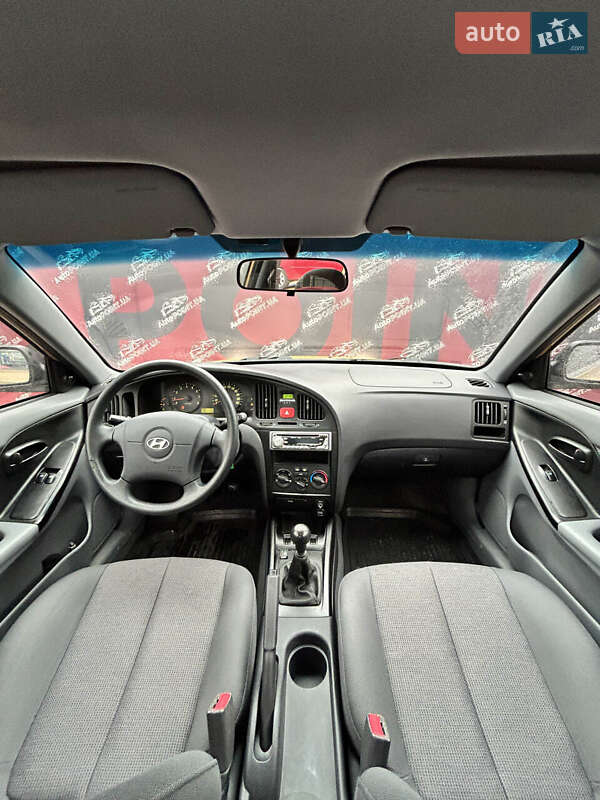 Седан Hyundai Elantra 2004 в Сумах