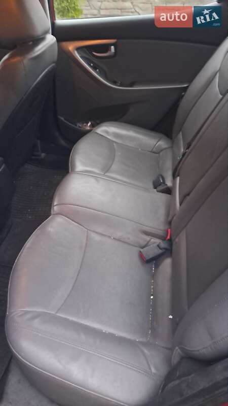 Седан Hyundai Elantra 2013 в Днепре