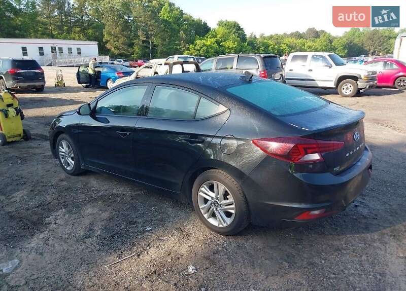 Седан Hyundai Elantra 2018 в Киеве