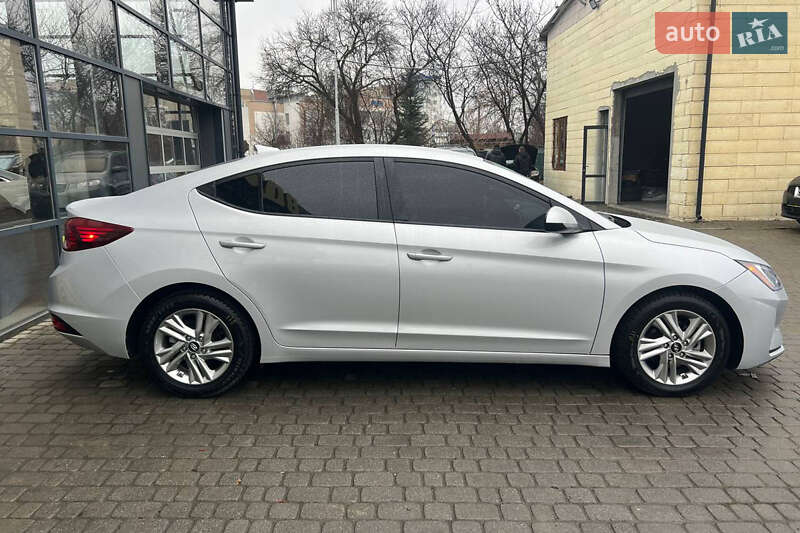 Седан Hyundai Elantra 2019 в Ивано-Франковске
