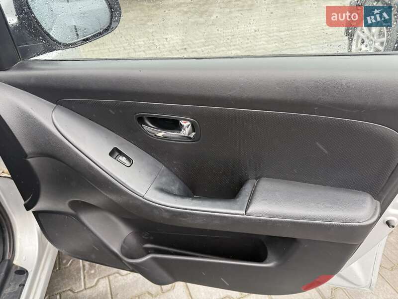 Седан Hyundai Elantra 2010 в Черновцах