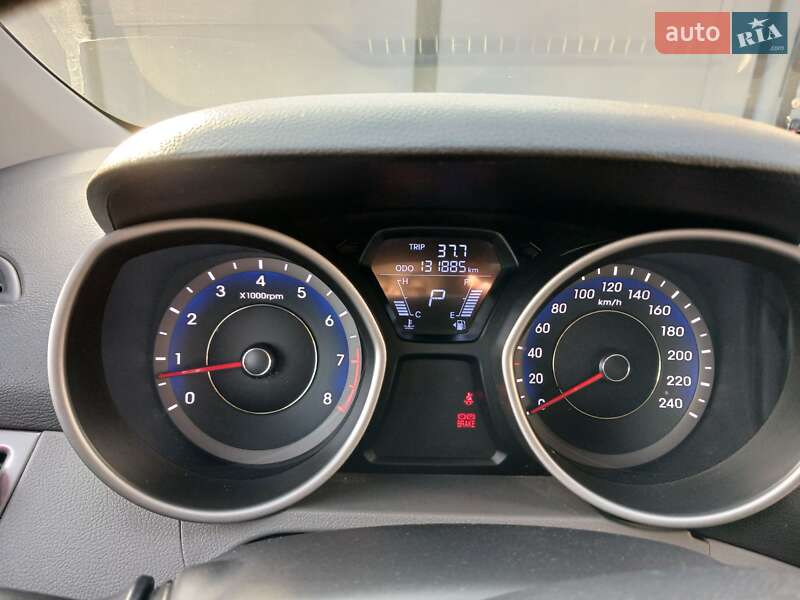 Седан Hyundai Elantra 2012 в Болграді