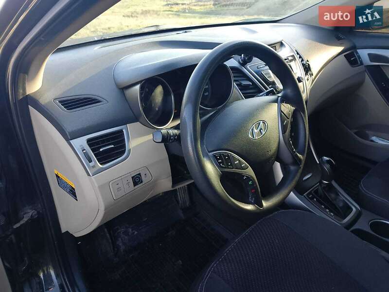 Седан Hyundai Elantra 2014 в Великой Александровке