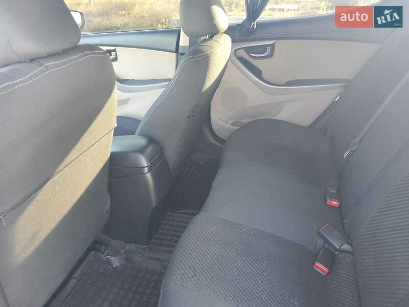 Седан Hyundai Elantra 2014 в Великой Александровке