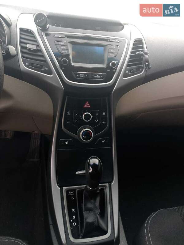 Седан Hyundai Elantra 2014 в Великой Александровке