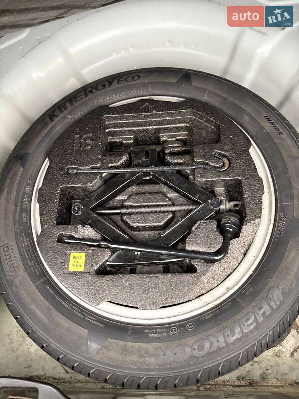 Седан Hyundai Elantra 2011 в Киеве