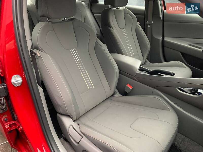 Седан Hyundai Elantra 2021 в Киеве