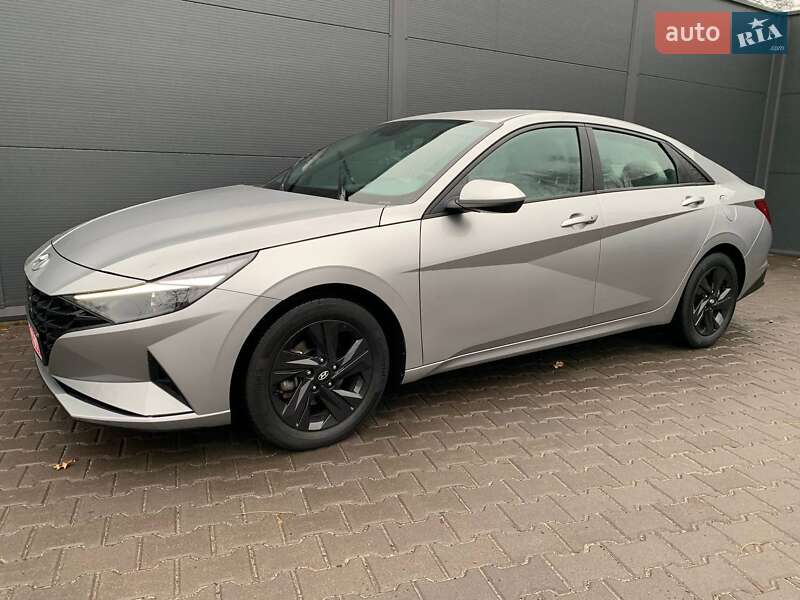 Седан Hyundai Elantra 2021 в Киеве