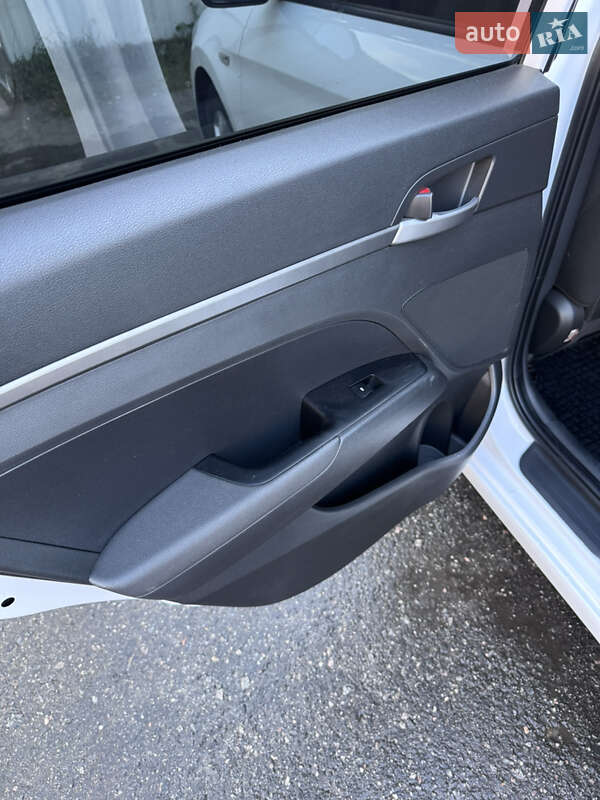 Седан Hyundai Elantra 2016 в Харькове фото 16 Седан Hyundai Elantra 2016 в Харькове