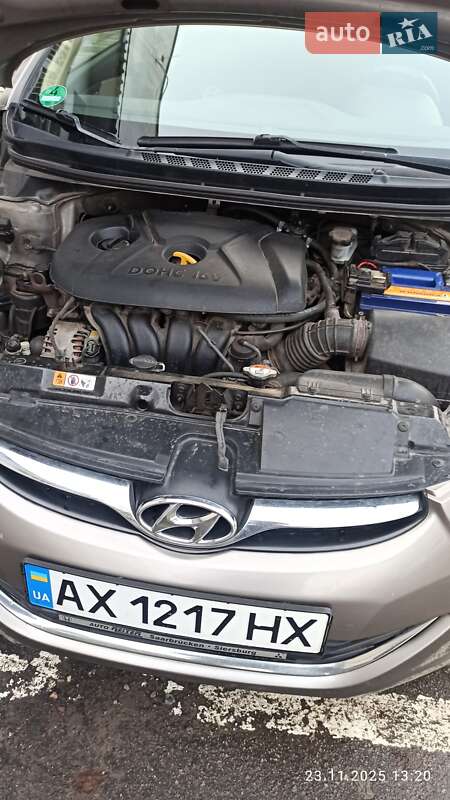 Седан Hyundai Elantra 2012 в Харькове фото 4 Седан Hyundai Elantra 2012 в Харькове