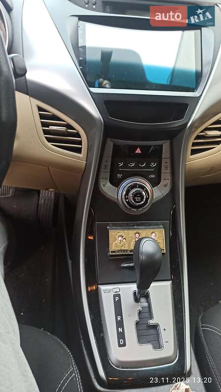 Седан Hyundai Elantra 2012 в Харькове фото 6 Седан Hyundai Elantra 2012 в Харькове