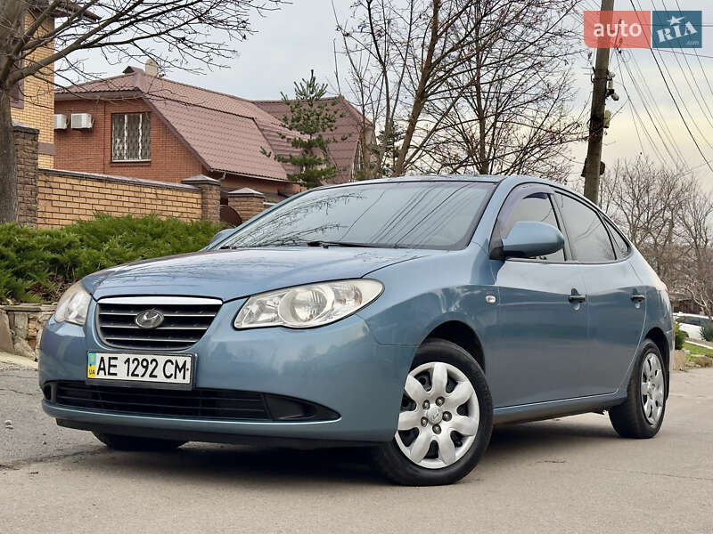 Седан Hyundai Elantra 2009 в Днепре
