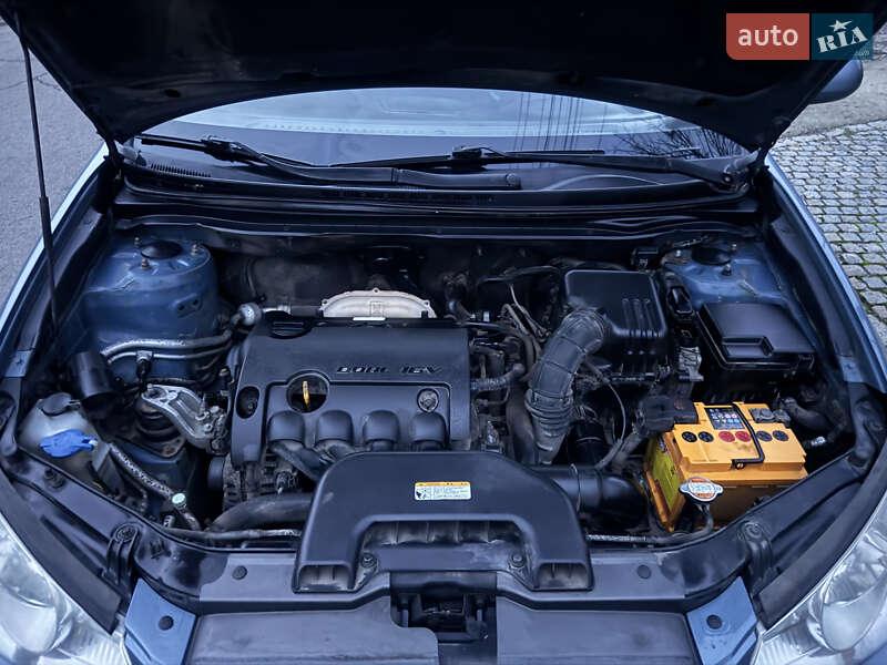 Седан Hyundai Elantra 2009 в Днепре