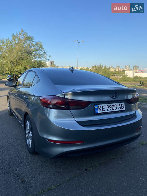 Седан Hyundai Elantra 2018 в Кривом Роге