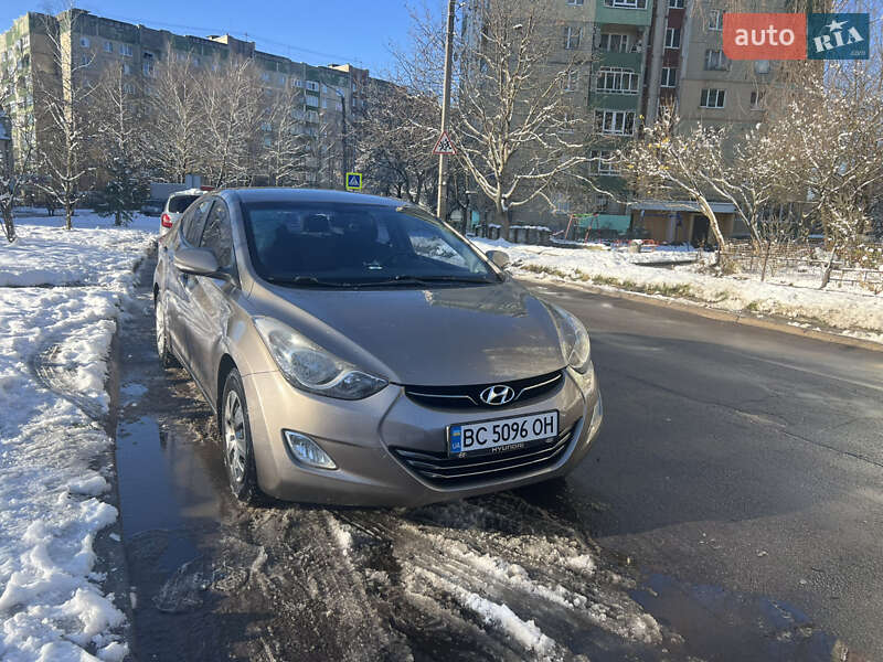 Седан Hyundai Elantra 2013 в Львові