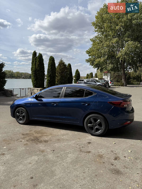 Седан Hyundai Elantra 2019 в Кропивницком