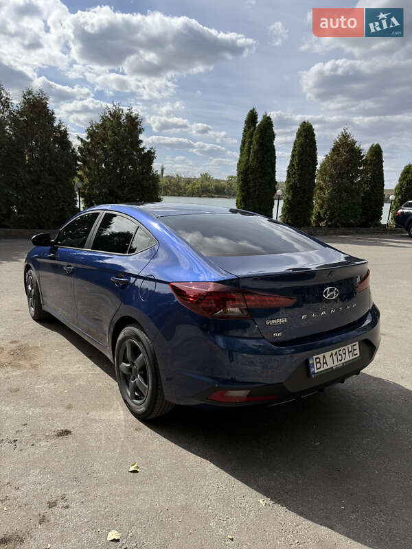 Седан Hyundai Elantra 2019 в Кропивницком