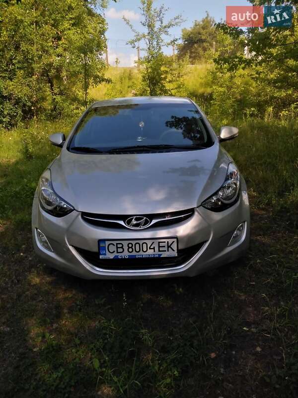 Седан Hyundai Elantra 2011 в Варве