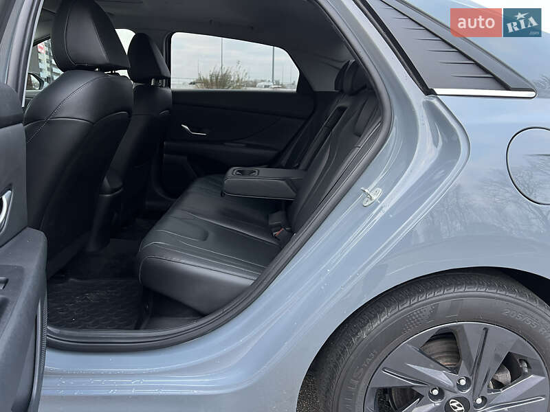 Седан Hyundai Elantra 2022 в Киеве