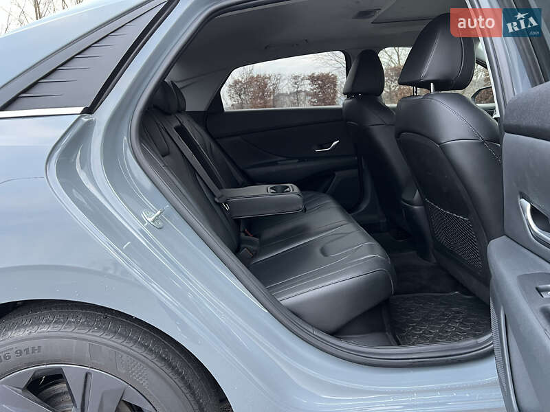 Седан Hyundai Elantra 2022 в Киеве