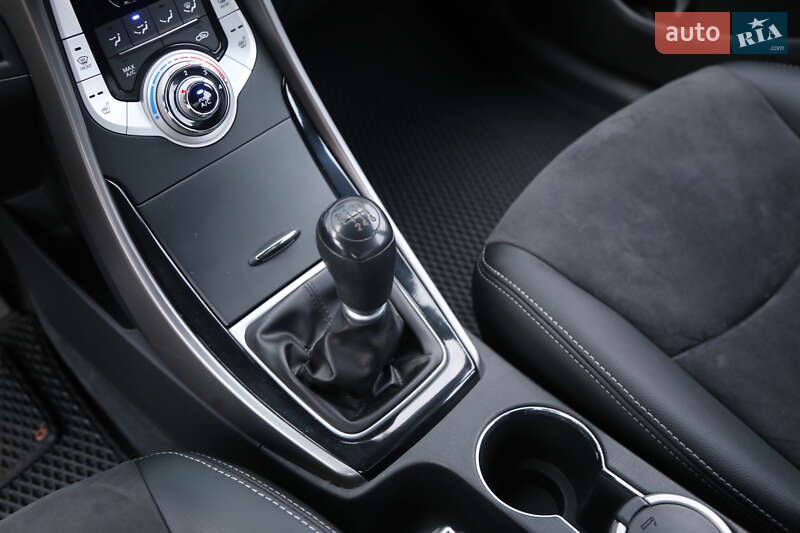 Седан Hyundai Elantra 2012 в Киеве фото 21 Седан Hyundai Elantra 2012 в Киеве