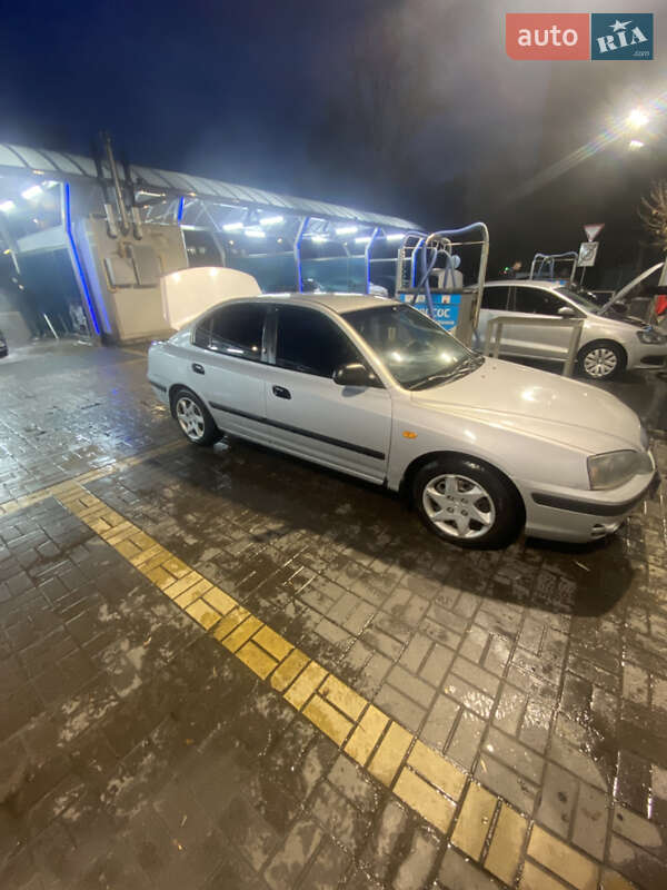 Седан Hyundai Elantra 2004 в Києві