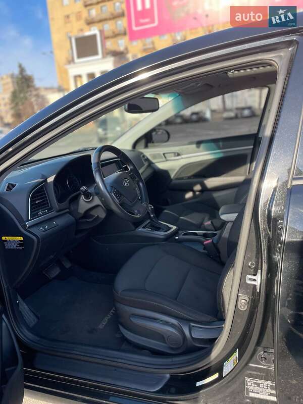 Седан Hyundai Elantra 2018 в Харкові