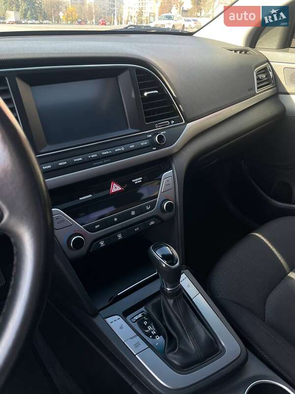 Седан Hyundai Elantra 2018 в Харкові
