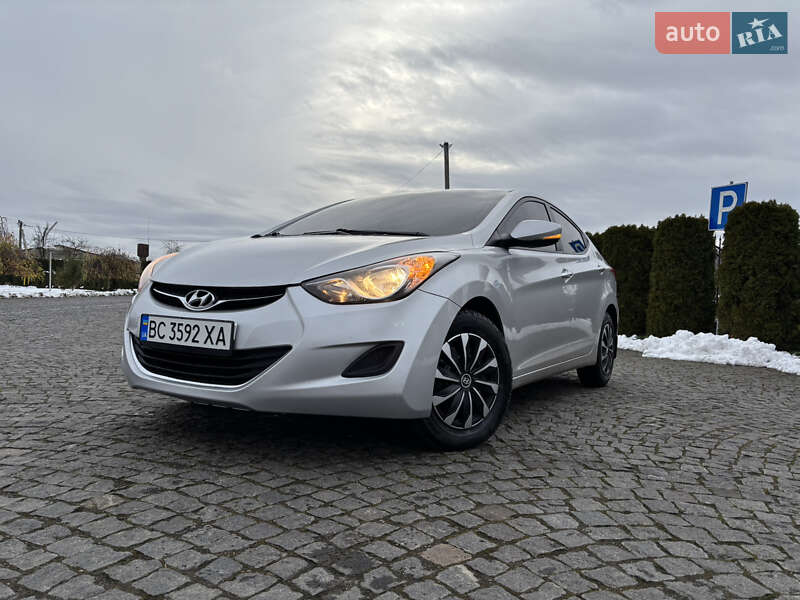 Седан Hyundai Elantra 2011 в Львові